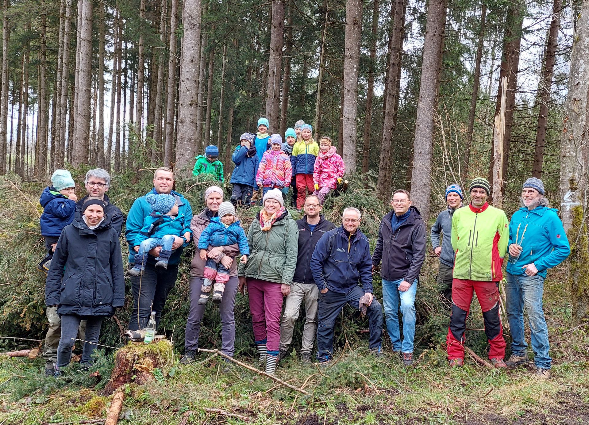 Erfolgreicher-erster-Pflegetag-im-Immenrieder-Buergerwald